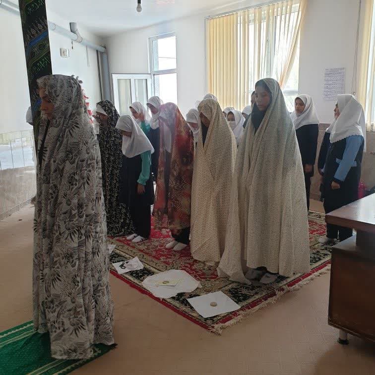 برگزاری نماز جماعت سالتحصیلی ۴۰۲