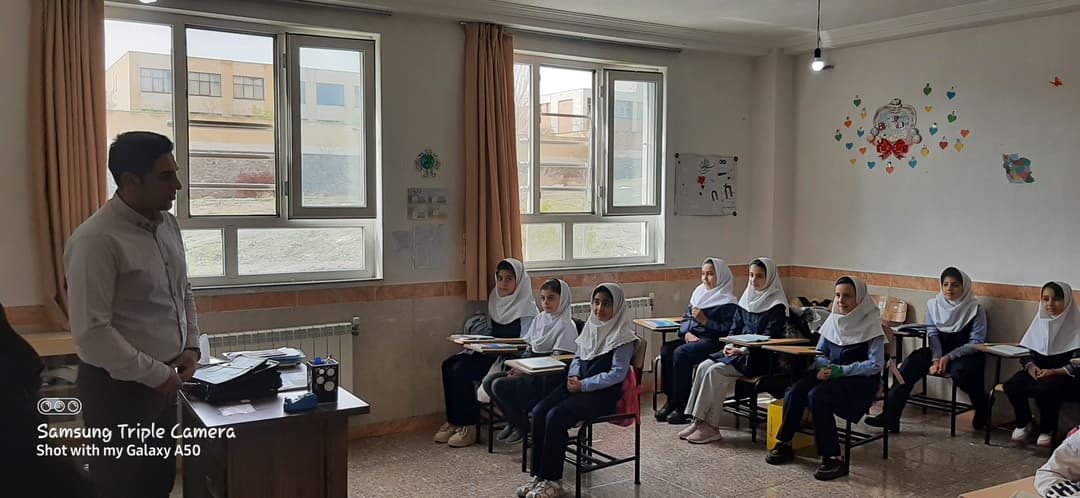 بازدید سرگروهها از کلاس درس